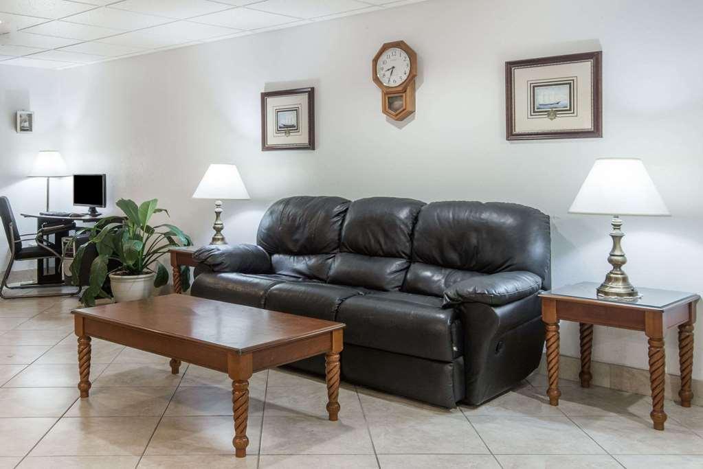 Super 8 By Wyndham Groton Hotel Interior photo