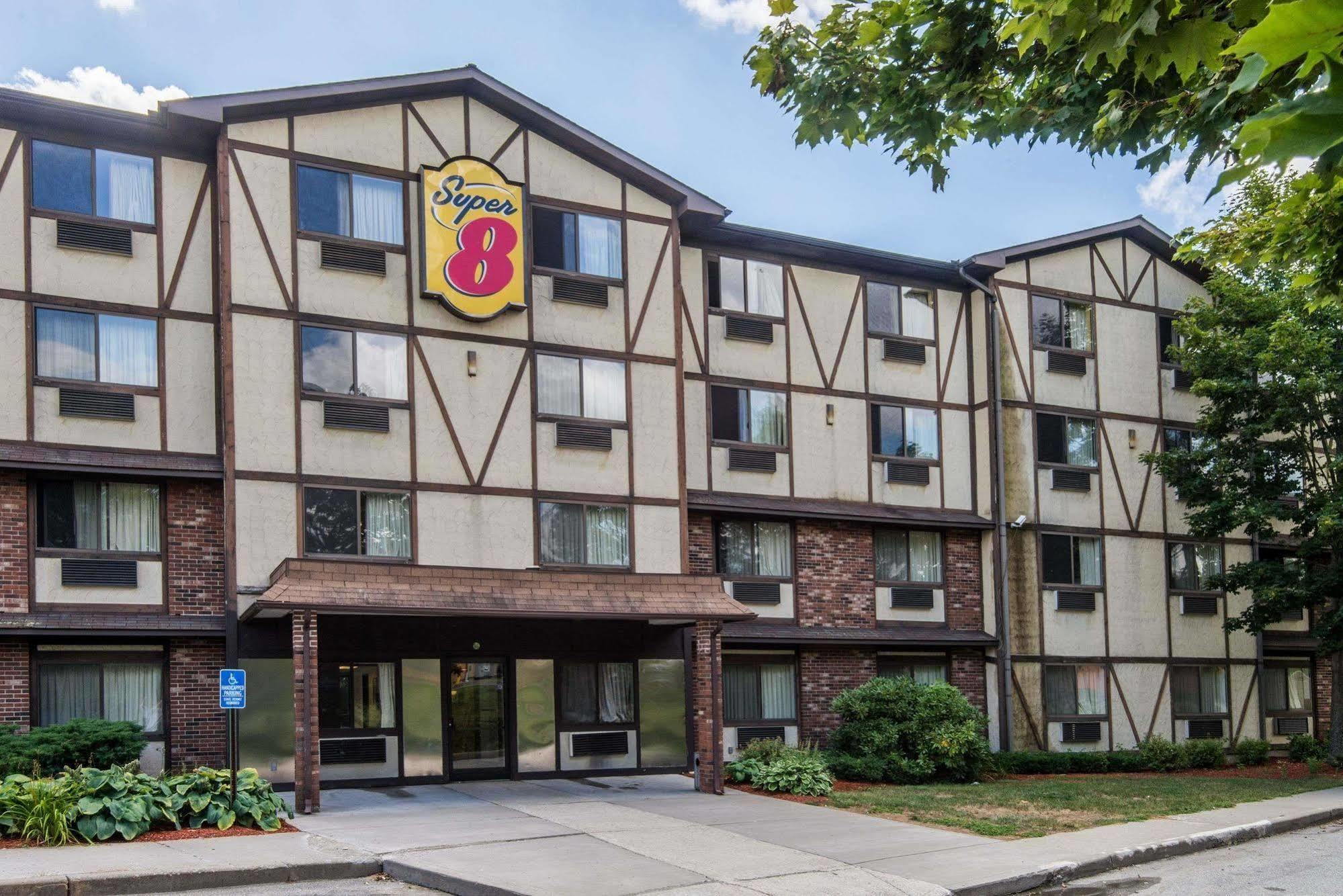 Super 8 By Wyndham Groton Hotel Exterior photo